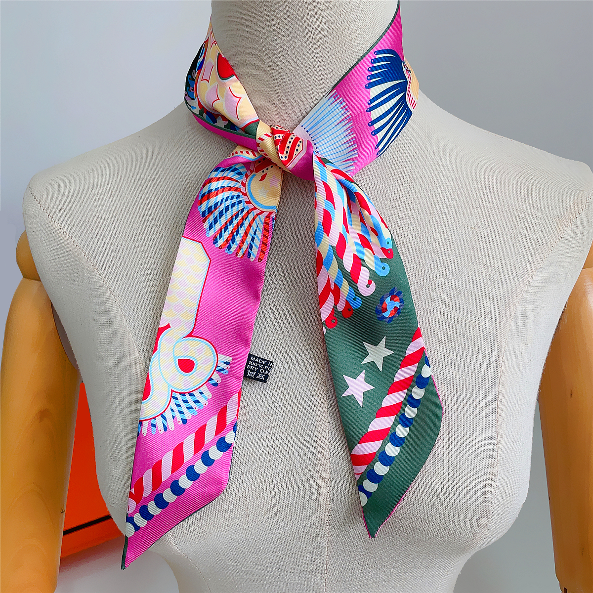 Brand Design Twill 100% Silk S - Silk Neck Scarf avaliação e preço
