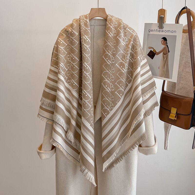 Elegant Striped Design Scarf I - Woven Scarf Blanket avaliação e preço