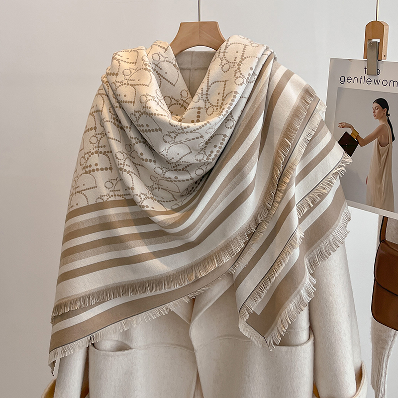 Elegant Striped Design Scarf I - Woven Scarf Blanket avaliação e preço