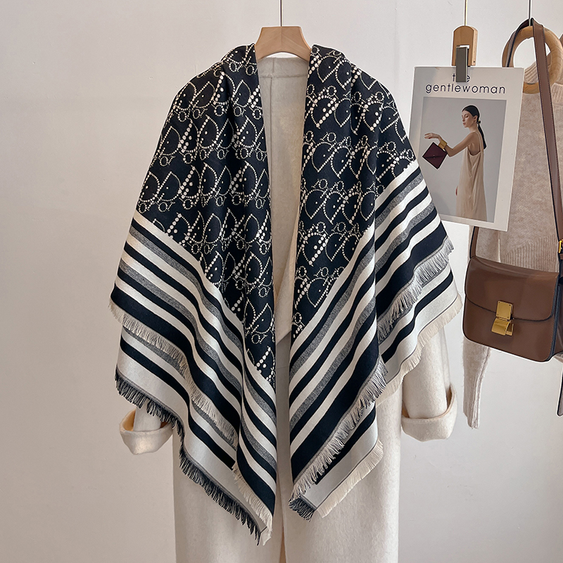 Elegant Striped Design Scarf I - Woven Scarf Blanket avaliação e preço