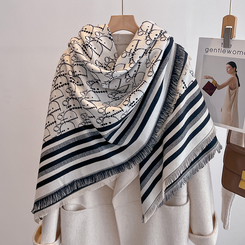 Elegant Striped Design Scarf I - Woven Scarf Blanket avaliação e preço