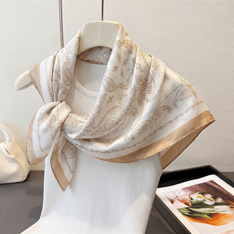 Vintage Beige Paisley Print Sq - Silk Neck Scarf avaliação e preço