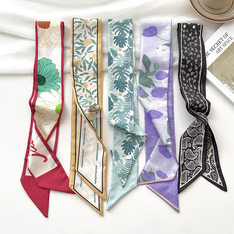New luxury Brand Model Small S - Silk Neck Scarf avaliação e preço