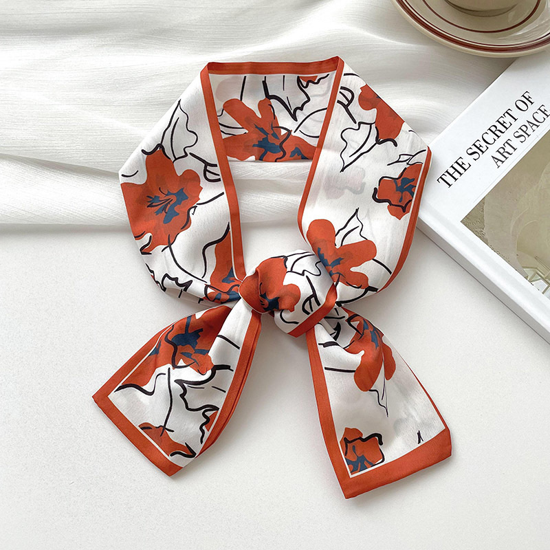 New luxury Brand Model Small S - Silk Neck Scarf avaliação e preço